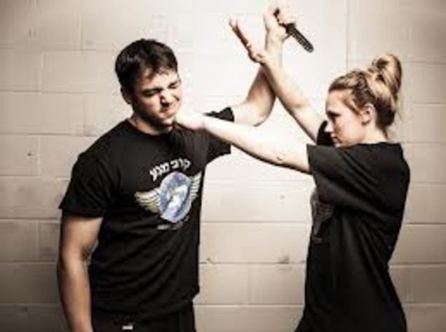 Knife defence 